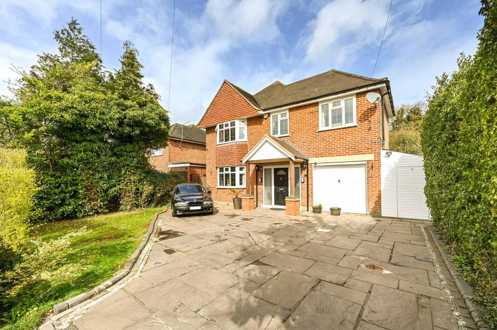 Sutton Avenue, Slough, SL3 4 bed detached house for sale £1,100,000