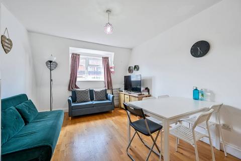 2 bedroom flat for sale, Cornerstone Court, Hemming Street, Bethnal Green, London, E1