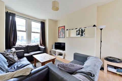 4 bedroom house to rent, Strathville Road, Earlsfield, London, SW18