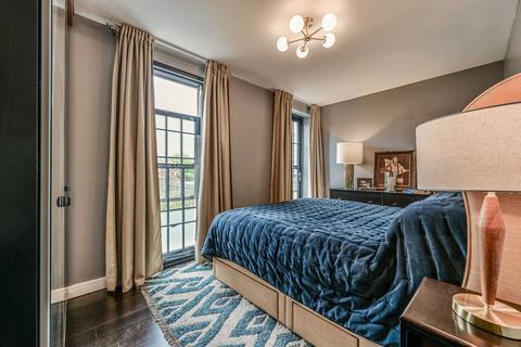 Flat 3, Lovejoy Court, 2 Pownell Terrace, London, SE11 4BW