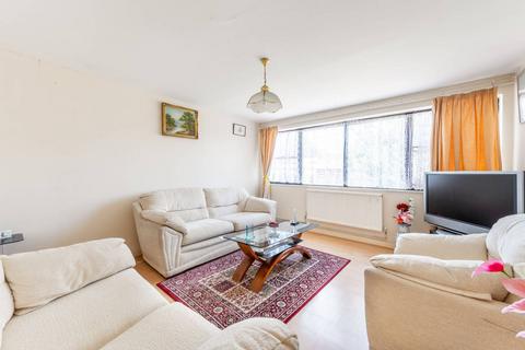 3 bedroom terraced house for sale, Saltcroft Close, Wembley Park, Wembley, HA9