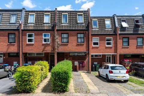 3 bedroom terraced house for sale, Saltcroft Close, Wembley Park, Wembley, HA9