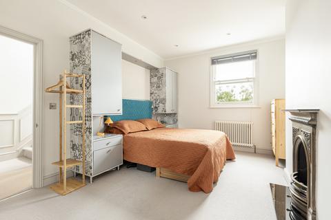 3 bedroom apartment for sale, Stormont Road, Battersea, SW11