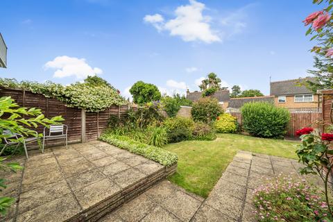 15 Oakfields, Guildford, GU3 3AS