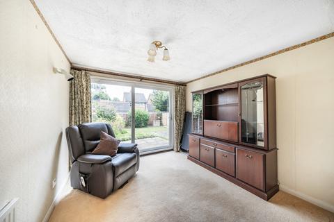 15 Oakfields, Guildford, GU3 3AS