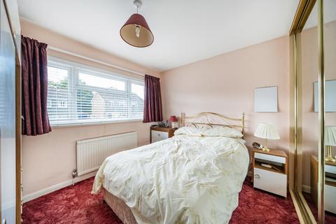 15 Oakfields, Guildford, GU3 3AS