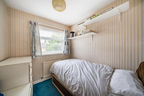 15 Oakfields, Guildford, GU3 3AS