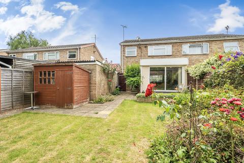 15 Oakfields, Guildford, GU3 3AS