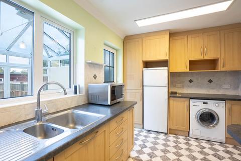 8 Meadowlands Road, Cambridge, CB5 8SA