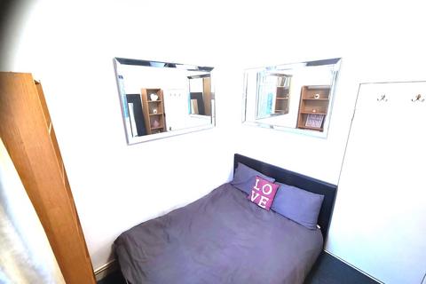 1 bedroom flat to rent, Kings Road, London SW10