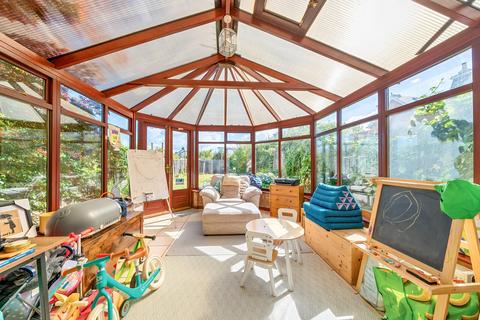 2 Cedar Road, Weybridge, KT13 8NY