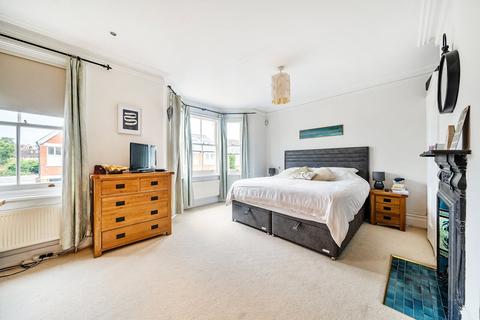 2 Cedar Road, Weybridge, KT13 8NY