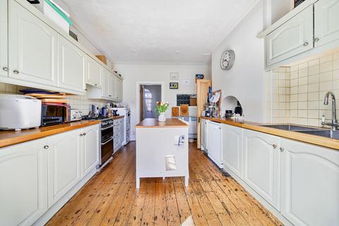 2 Cedar Road, Weybridge, KT13 8NY