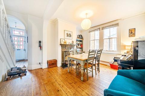 2 Cedar Road, Weybridge, KT13 8NY