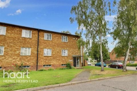 1 bedroom flat to rent, Bagenal House, Shirley Road