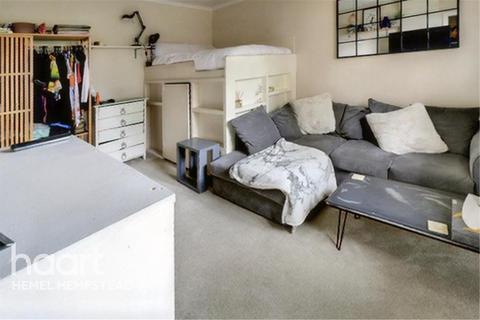 1 bedroom flat to rent, Bagenal House, Shirley Road