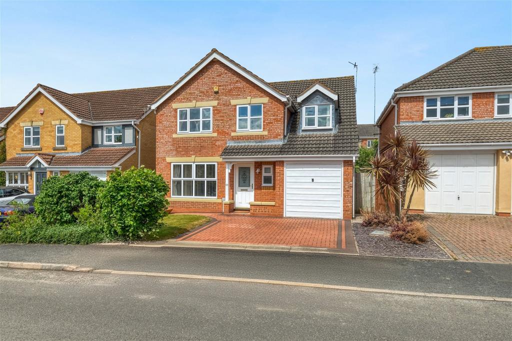Cheltenham Avenue, Catshill... 5 bed detached house for sale £435,000