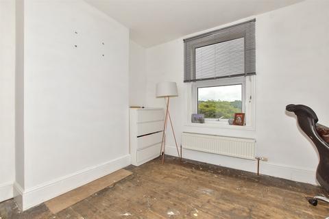 184 Clarendon Place, Dover, CT17 9QF