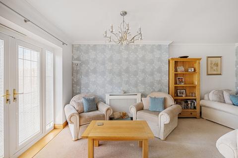 8 Fairview Road, Istead Rise, Gravesend, DA13 9DR