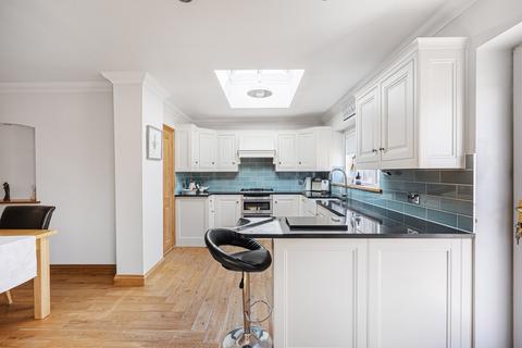 8 Fairview Road, Istead Rise, Gravesend, DA13 9DR