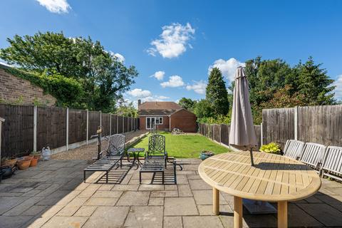 8 Fairview Road, Istead Rise, Gravesend, DA13 9DR