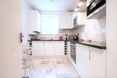 3 bedroom flat to rent, Kings Road, London SW10