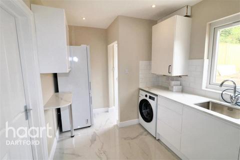 3 bedroom end of terrace house to rent, Willow Road, DA1