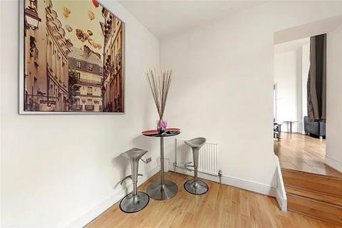 2 bedroom flat to rent, Ladbroke Crescent, London W11