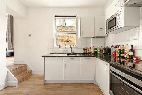 2 bedroom flat to rent, Ladbroke Crescent, London W11