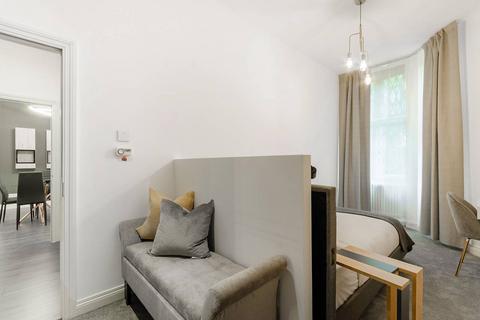 3 bedroom flat to rent, Bickenhall Street, Marylebone, London, W1U