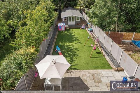 2 Leysdown Road, London, SE9 3LT