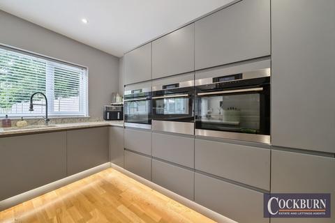 2 Leysdown Road, London, SE9 3LT