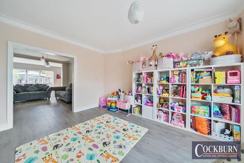 2 Leysdown Road, London, SE9 3LT