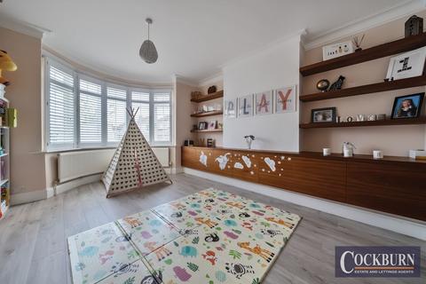 2 Leysdown Road, London, SE9 3LT