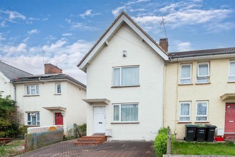 64 Dickens Road, Gravesend, DA12 2JZ