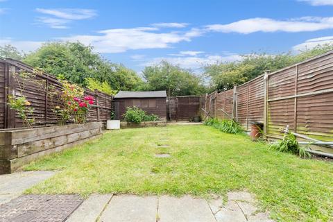 64 Dickens Road, Gravesend, DA12 2JZ