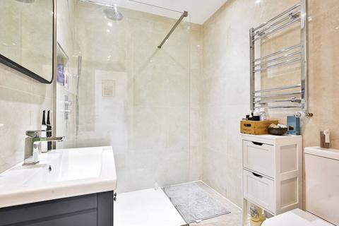 2 bedroom flat for sale, Halford Road, Fulham, London, SW6