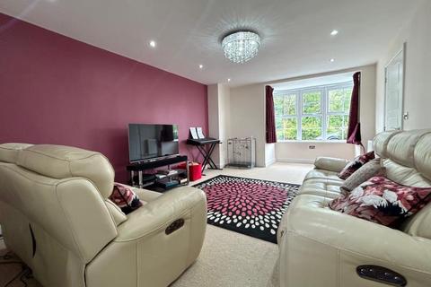 4 bedroom detached house to rent, Nero Grove, Fairfields