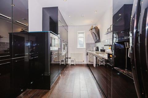 22 Silverknowes Crescent, Edinburgh, EH4 5JE