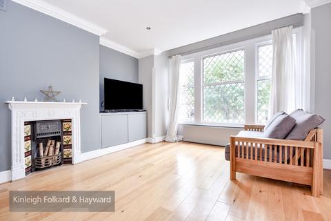 2 bedroom apartment to rent, Methuen Park Muswell Hill N10