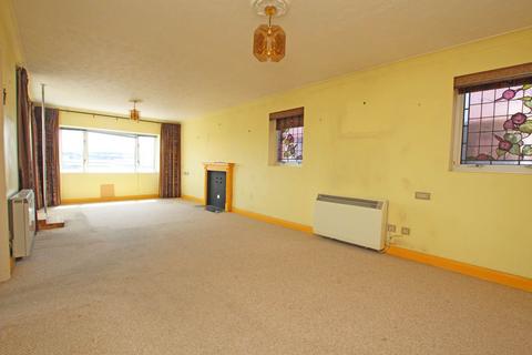 2 bedroom flat for sale, St Leonards Road, Eastbourne, BN21 3UT