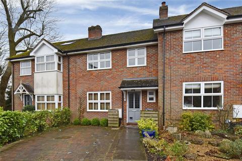 3 bedroom terraced house to rent, Springfields, Amersham, Buckinghamshire, HP6