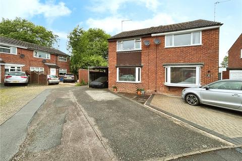 2 bedroom semi-detached house for sale, Maple Close, Evesham, Worcestershire