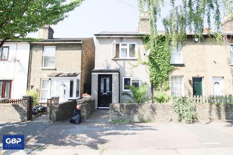 2 bedroom semi-detached house to rent, Shakespeare Road, Romford, RM1