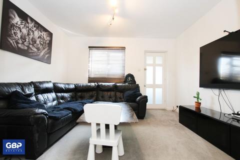 2 bedroom semi-detached house to rent, Shakespeare Road, Romford, RM1