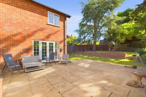 4 bedroom detached house for sale, Meadowside, High Road, Soulbury, LU7 0BT