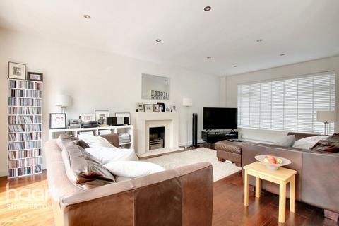 4 bedroom detached house for sale, Wadham Close, Shepperton