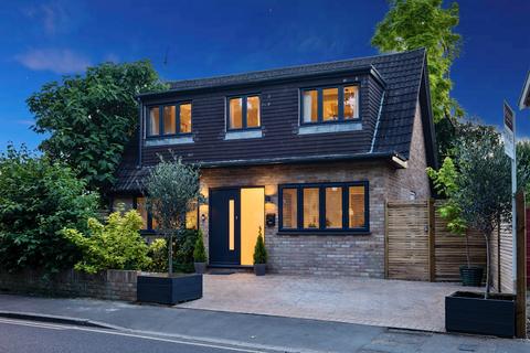 4 bedroom detached house for sale, HORSELL