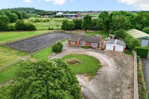 3 bedroom equestrian property for sale, Lincoln Road, Welton, Lincoln, LN2 3PZ