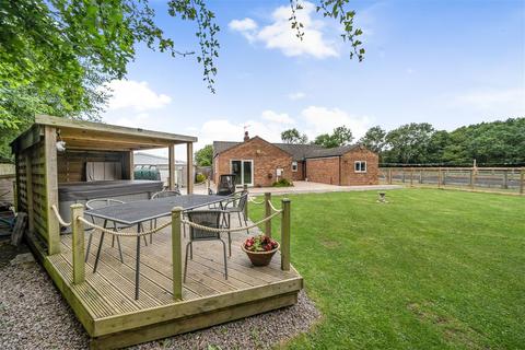 3 bedroom equestrian property for sale, Lincoln Road, Welton, Lincoln, LN2 3PZ